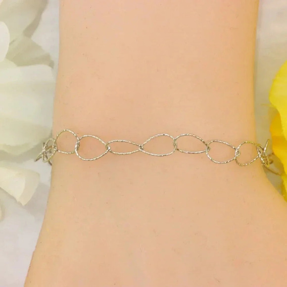 Minimalist Bracelet, Sleek & Modern Design, Women’s Fashion, YC110388-B - Picture 1 of 10